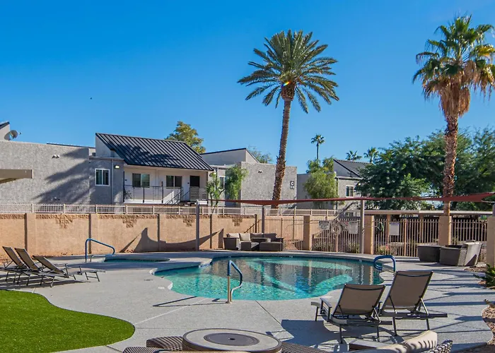 Cozy With Hot Tub & Mountain Views Phoenix